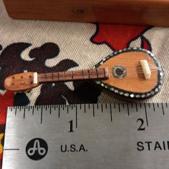 Hand-Crafted Mini-Guitar - Picture 4 of 8